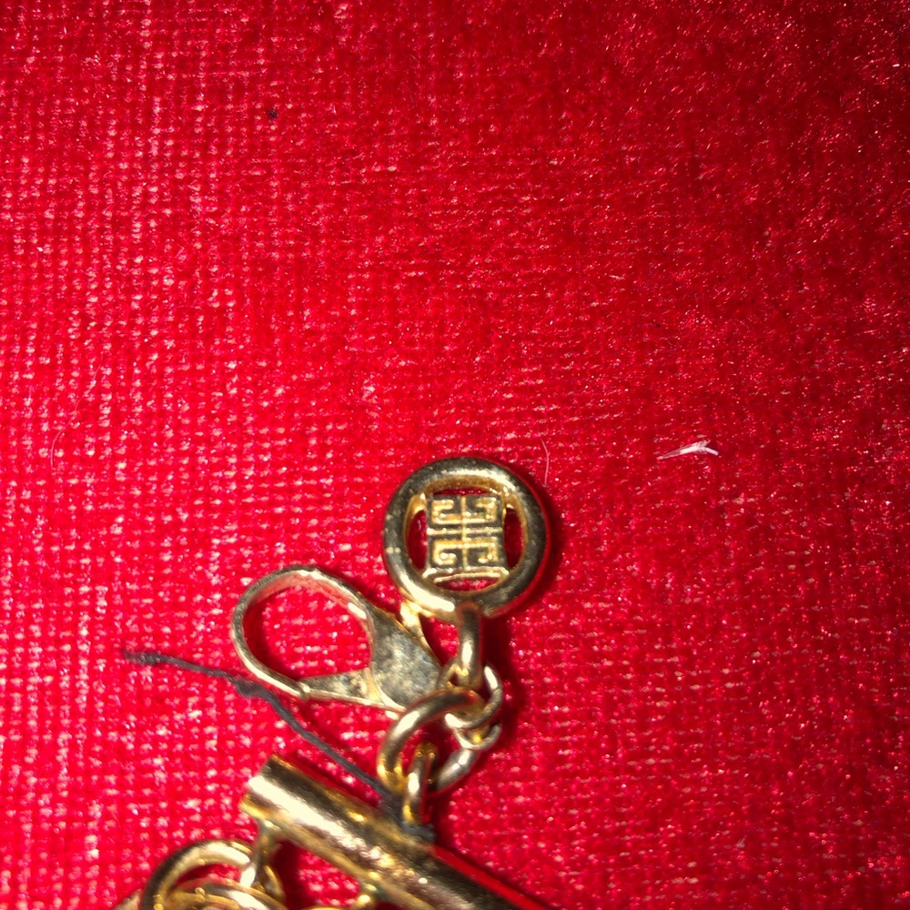 Tori Burch, chain - Picture 2 of 3